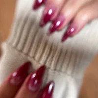 نیازمند دستیار ناخن حرفه ای