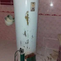 آبگرمکن گازی ایستاده تمیز