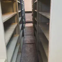 چند عدد قفسه ریلی و قفسه ثابت و چند هزار زنکن فازی