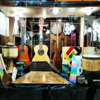 سه تار همراز و خزان و آبکار