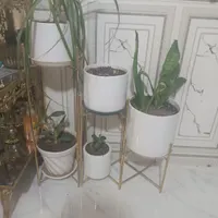 گلدان با پایه