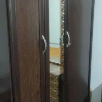کمد چوبی سه درب در حد نو