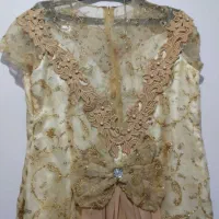 لباس مجلسی|لباس|رباطکریم, شترخوار|دیوار