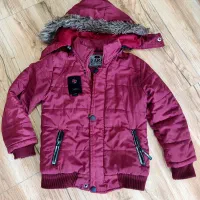 تعدادی لباس مدرسه و کیف|کفش و لباس بچه|میانه, |دیوار