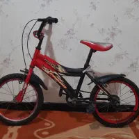 ماشین و دوچرخه