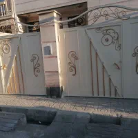 نقاشی ساختمان و درو پنجره