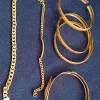 فروش ۱۳۰ گرم طلای ۱۸ عیار فاکتوردار|جواهرات|تهران, شکوفه|دیوار