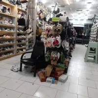 به تعدادی شاگرد نیازمندم برای کفش فروشی