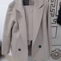 تعدادی لباس و کفش