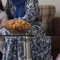 ساحلی همراه با شال
