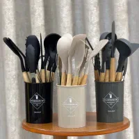فروشنده خانم