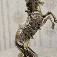 راهنمایی در مورد ساخت و رنگ مجسمه برنجی