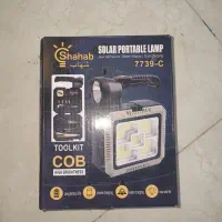 چراغ قوه دستی به همراه ابزار