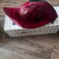 چراغ عقب ۲۰۶