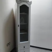 ویترین سفید شیک و ساده