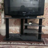 تلویزیون 29 اینچ و همراه میز شیشه ای 5میلیون تومان