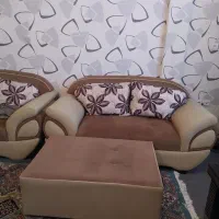 مبل راحتی جنس چرم و پارچه مخملی