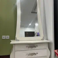 آینه و میز