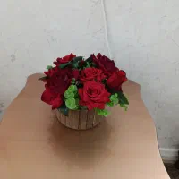 گل مصنوعی بسیار شیک باکس چوبی