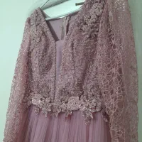 لباس مجلسی|لباس|میانه, |دیوار