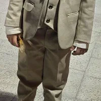 یک دست کت و شلوار و یک اساب بازی پمب بنزین