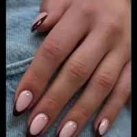 کاشت ناخن حرفه ای و تمیز