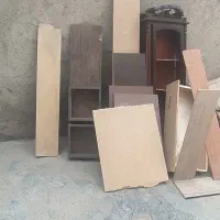 تعدادی وسایل به فروش میرسد