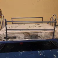 تخت گهوارهای فلزی