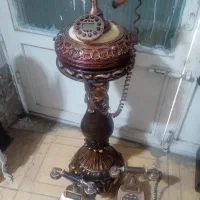 تلفن قدیمی با پایه|کلکسیون اشیاء عتیقه|قم, شاه ابراهیم|دیوار