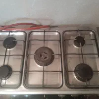 اجاق گازپنج شله فرداد یه کوچولونیاز به تعمیرداره