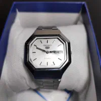 سیکو ۵ اتوماتیک اصل ژاپن . قاب خاص هشت‌ضلعی