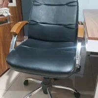 صندلی اداری در حد نو ۴عدد