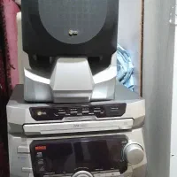 یک دستگاه ال جی سی دی خور ونوارخور