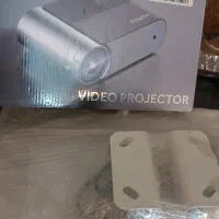 ویدئو  پروژکتور و پرده پارچه ای