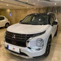 میتسوبیشی اوتلندر ۷نفره p-line
