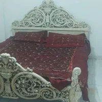 تخت خواب دو نفره به همراه تشک و روتختی