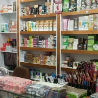 فروش مغازه لوازم ارایشی با تمام اجناس