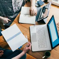 استخدام یک متخصص برنامه‌نویس Laravel (آقا)