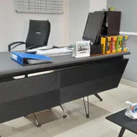 مدیر دفتر و کارمند دفتری