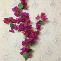 گل کاغذی شاخه ۳۹۰تومان پر گل ۱۲عدد موجود هست