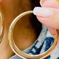 یه لنگه گوشوارم گم شده کسی پیدا کرد خواهشا بگه