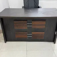 کتابخانه و میز تمیز و سالم|کتابخانه، شلف، قفسه‌های دیواری|زاهدان, |دیوار