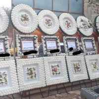 کرایه تاج گل تابلو تسلیت سایبان پک پذیرایی میرزایی