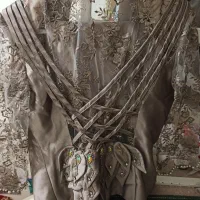 کت دامن|لباس|میانه, |دیوار