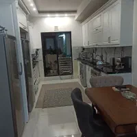 آپارتمان طبقه اول1۳۰ متر سه خواب