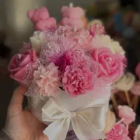 گل صورتی و سفید