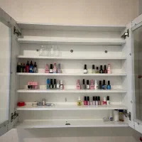 میز ناخن با استند،صندلی تاتو،۱۵۰۰ت|آرایشگاه و سالنهای زیبایی|اندیشه, اندیشه فاز ۱|دیوار