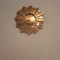 ساعته دیواری خیلی تمیز