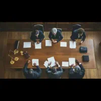 وکالت تیمی و تخصصی توسط وکیل پایه یک دادگستری