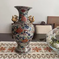 گلدان کنار سالن